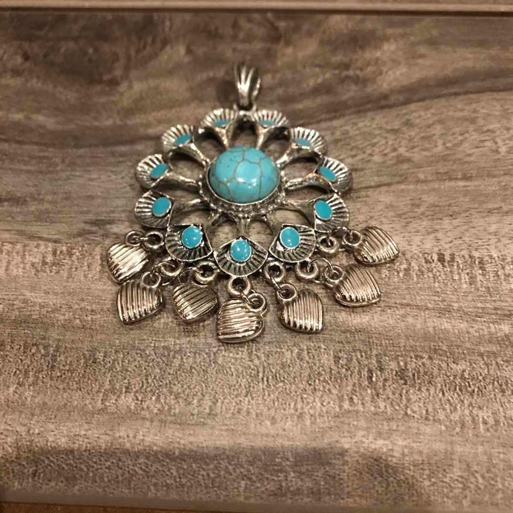 8/$25 💐🌺🌸pendant